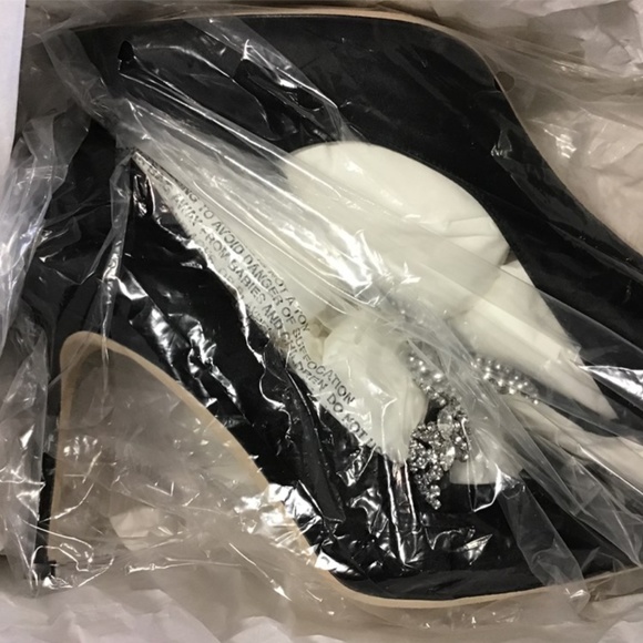 SJP Noelle Black Satin Pump - Picture 4 of 4